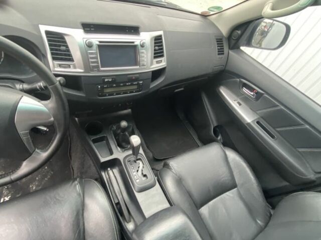 Тойота Хайлюкс 2013 у Володимир-Волинський на Automoto.ua Сірий Тойота Хайлюкс, об'ємом двигуна 3 л та пробігом 170 тис. км за 8500 $, фото 16 на Automoto.ua