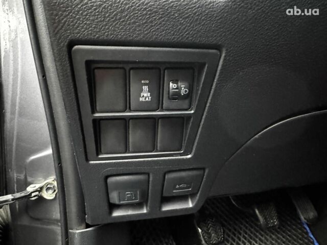 Сірий Тойота Хайлюкс, об'ємом двигуна 2.4 л та пробігом 188 тис. км за 24490 $, фото 13 на Automoto.ua