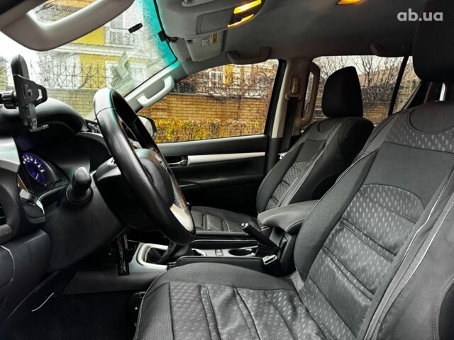 Сірий Тойота Хайлюкс, об'ємом двигуна 2.4 л та пробігом 188 тис. км за 24490 $, фото 23 на Automoto.ua