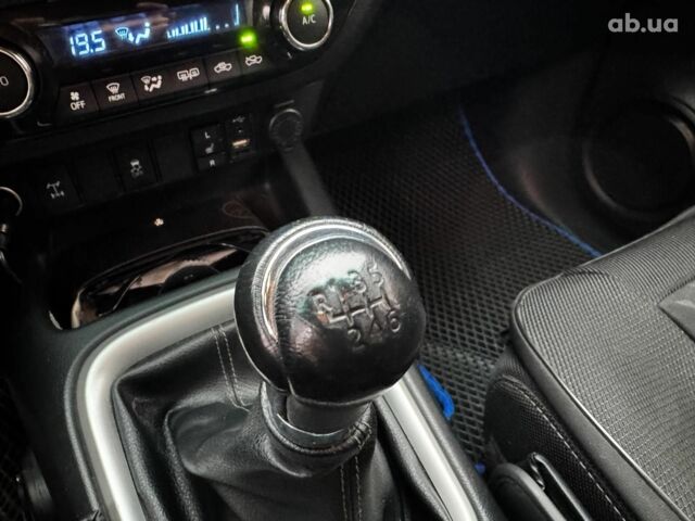 Сірий Тойота Хайлюкс, об'ємом двигуна 2.4 л та пробігом 188 тис. км за 24490 $, фото 21 на Automoto.ua