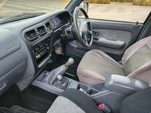 Синий Тойота Хайлюкс, объемом двигателя 2.5 л и пробегом 162 тыс. км за 7209 $, фото 16 на Automoto.ua