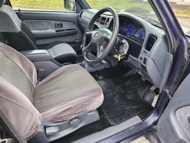 Синий Тойота Хайлюкс, объемом двигателя 2.5 л и пробегом 162 тыс. км за 7209 $, фото 13 на Automoto.ua