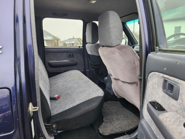 Синий Тойота Хайлюкс, объемом двигателя 2.5 л и пробегом 162 тыс. км за 7209 $, фото 18 на Automoto.ua