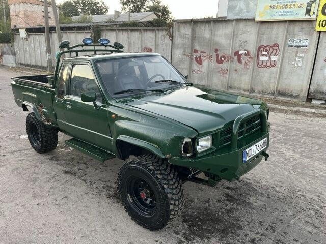 Зеленый Тойота Хайлюкс, объемом двигателя 2.4 л и пробегом 300 тыс. км за 2500 $, фото 15 на Automoto.ua