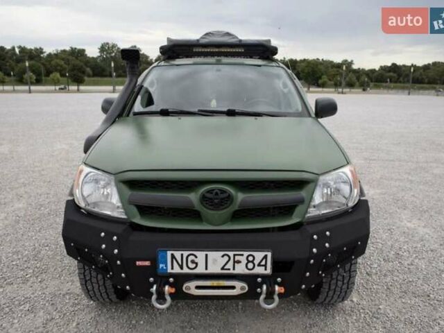 Зеленый Тойота Хайлюкс, объемом двигателя 2.5 л и пробегом 250 тыс. км за 3750 $, фото 5 на Automoto.ua