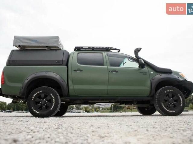 Зеленый Тойота Хайлюкс, объемом двигателя 2.5 л и пробегом 250 тыс. км за 3750 $, фото 3 на Automoto.ua