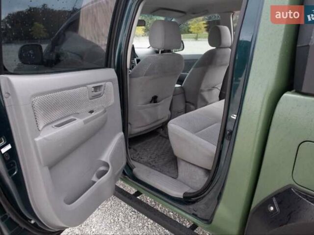 Зеленый Тойота Хайлюкс, объемом двигателя 2.5 л и пробегом 250 тыс. км за 3750 $, фото 6 на Automoto.ua