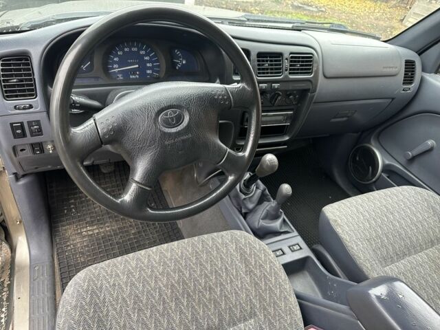 Зеленый Тойота Хайлюкс, объемом двигателя 3 л и пробегом 250 тыс. км за 6300 $, фото 6 на Automoto.ua