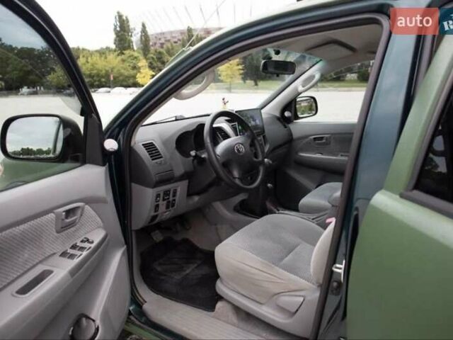 Зеленый Тойота Хайлюкс, объемом двигателя 2.5 л и пробегом 250 тыс. км за 3750 $, фото 7 на Automoto.ua