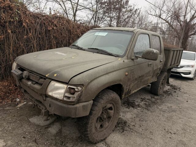 Зелений Тойота Хайлюкс, об'ємом двигуна 2.5 л та пробігом 300 тис. км за 1600 $, фото 1 на Automoto.ua