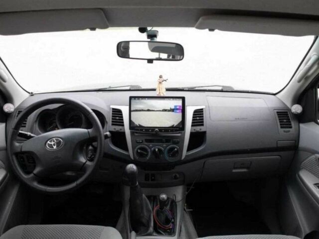 Зеленый Тойота Хайлюкс, объемом двигателя 2.5 л и пробегом 265 тыс. км за 5000 $, фото 3 на Automoto.ua