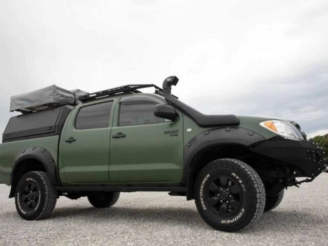 Зеленый Тойота Хайлюкс, объемом двигателя 2.5 л и пробегом 265 тыс. км за 5000 $, фото 1 на Automoto.ua