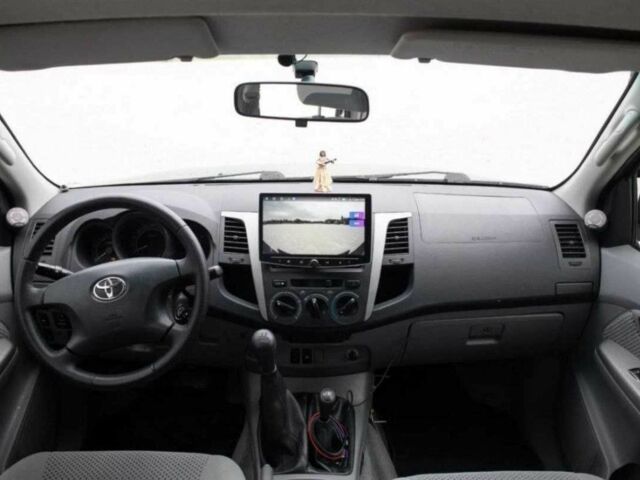 Зеленый Тойота Хайлюкс, объемом двигателя 2.5 л и пробегом 265 тыс. км за 5000 $, фото 4 на Automoto.ua