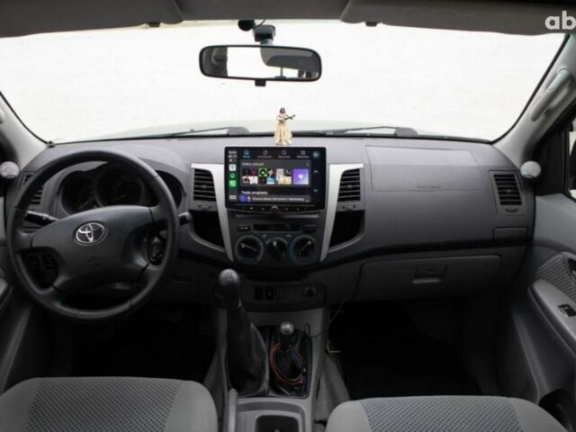 Зелений Тойота Хайлюкс, об'ємом двигуна 0 л та пробігом 250 тис. км за 3500 $, фото 6 на Automoto.ua