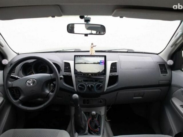 Зелений Тойота Хайлюкс, об'ємом двигуна 0 л та пробігом 250 тис. км за 3500 $, фото 7 на Automoto.ua