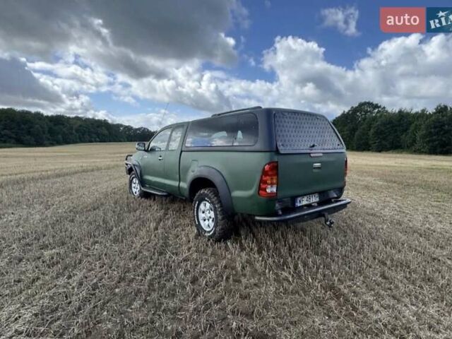 Зеленый Тойота Хайлюкс, объемом двигателя 2.5 л и пробегом 273 тыс. км за 3300 $, фото 7 на Automoto.ua