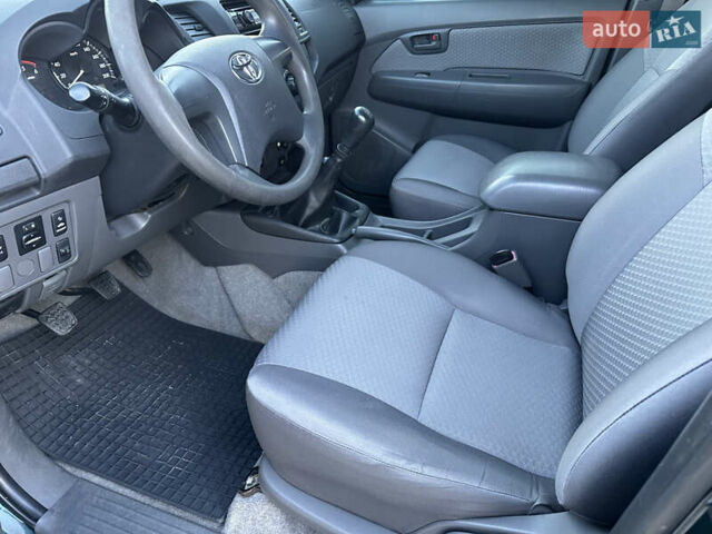 Зелений Тойота Хайлюкс, об'ємом двигуна 2.4 л та пробігом 134 тис. км за 18300 $, фото 4 на Automoto.ua