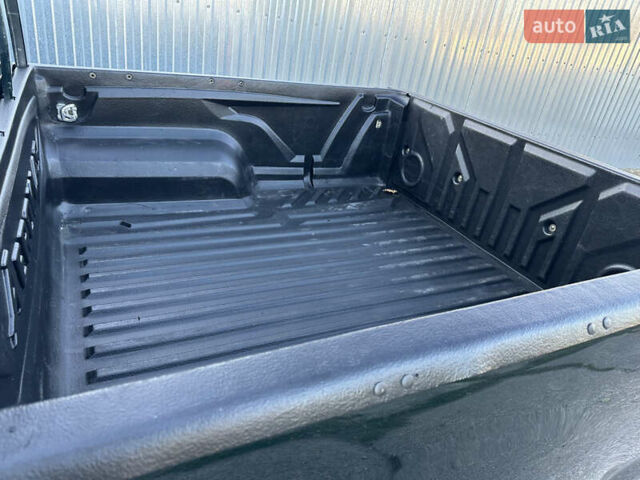 Зелений Тойота Хайлюкс, об'ємом двигуна 2.4 л та пробігом 134 тис. км за 18300 $, фото 9 на Automoto.ua