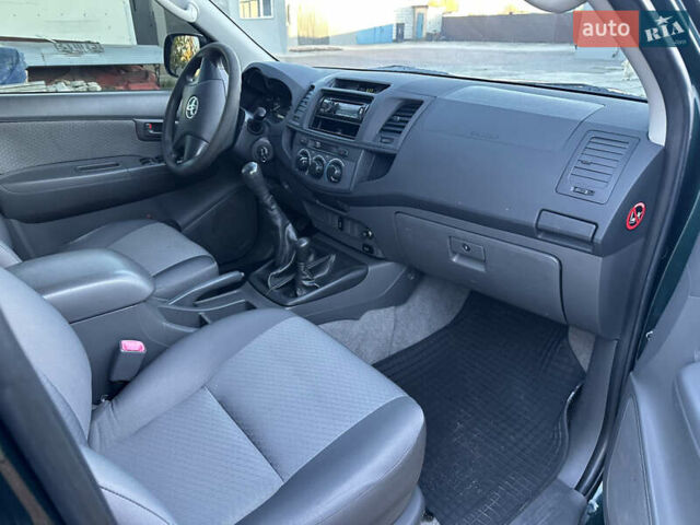 Зелений Тойота Хайлюкс, об'ємом двигуна 2.4 л та пробігом 134 тис. км за 18300 $, фото 5 на Automoto.ua