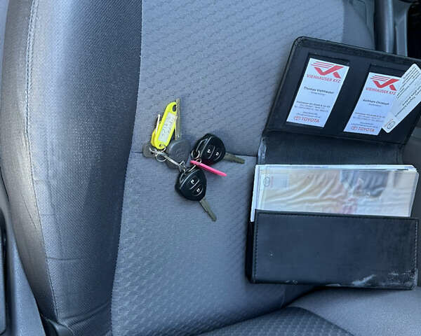 Зелений Тойота Хайлюкс, об'ємом двигуна 2.4 л та пробігом 134 тис. км за 18300 $, фото 3 на Automoto.ua