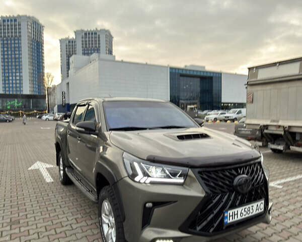 Зеленый Тойота Хайлюкс, объемом двигателя 2.4 л и пробегом 188 тыс. км за 24500 $, фото 2 на Automoto.ua