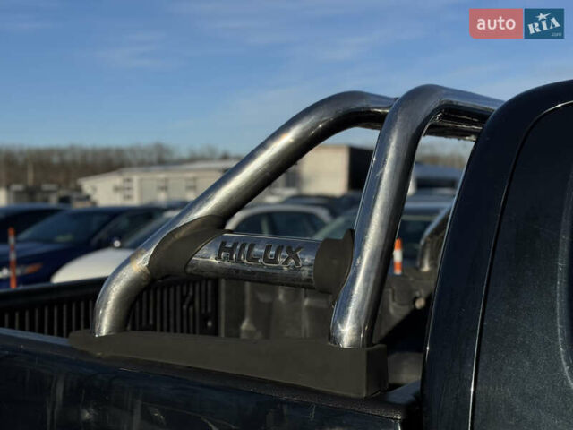 Зелений Тойота Хайлюкс, об'ємом двигуна 2.5 л та пробігом 349 тис. км за 17900 $, фото 5 на Automoto.ua