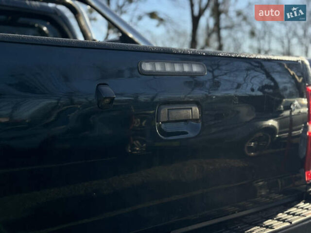 Зелений Тойота Хайлюкс, об'ємом двигуна 2.5 л та пробігом 349 тис. км за 17900 $, фото 6 на Automoto.ua