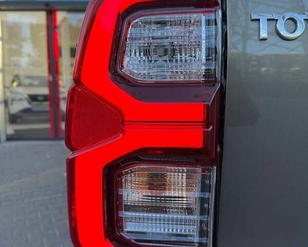 Зеленый Тойота Хайлюкс, объемом двигателя 2.76 л и пробегом 94 тыс. км за 46500 $, фото 18 на Automoto.ua