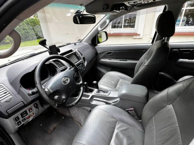 Зеленый Тойота Хайлюкс, объемом двигателя 3 л и пробегом 210 тыс. км за 3200 $, фото 5 на Automoto.ua