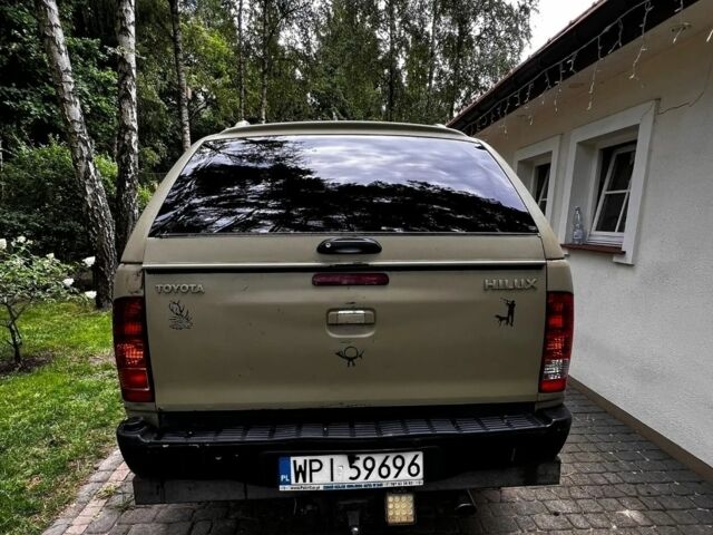 Зеленый Тойота Хайлюкс, объемом двигателя 3 л и пробегом 210 тыс. км за 3200 $, фото 3 на Automoto.ua