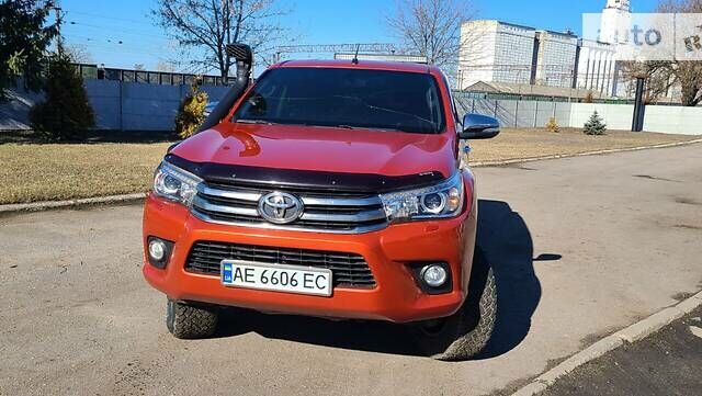 Помаранчевий Тойота Хайлюкс, об'ємом двигуна 2.8 л та пробігом 146 тис. км за 29000 $, фото 2 на Automoto.ua