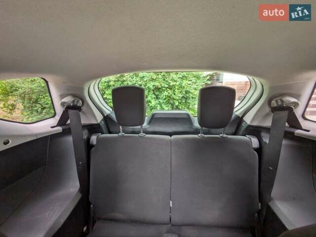 Белый Тойота АйКью, объемом двигателя 1 л и пробегом 179 тыс. км за 5000 $, фото 8 на Automoto.ua