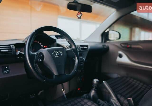 Черный Тойота АйКью, объемом двигателя 1 л и пробегом 34 тыс. км за 6000 $, фото 28 на Automoto.ua