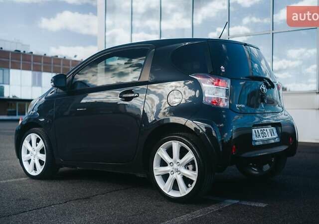 Черный Тойота АйКью, объемом двигателя 1 л и пробегом 34 тыс. км за 6000 $, фото 2 на Automoto.ua