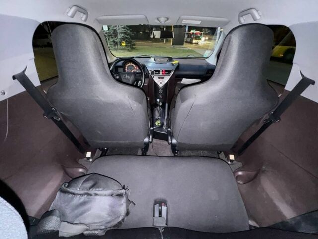 Черный Тойота АйКью, объемом двигателя 1 л и пробегом 34 тыс. км за 6036 $, фото 14 на Automoto.ua