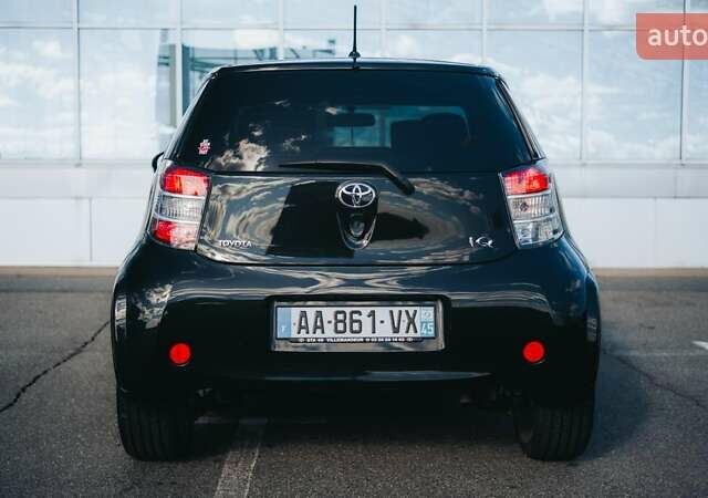Черный Тойота АйКью, объемом двигателя 1 л и пробегом 34 тыс. км за 6000 $, фото 5 на Automoto.ua