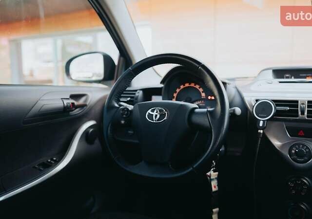 Черный Тойота АйКью, объемом двигателя 1 л и пробегом 34 тыс. км за 6000 $, фото 25 на Automoto.ua