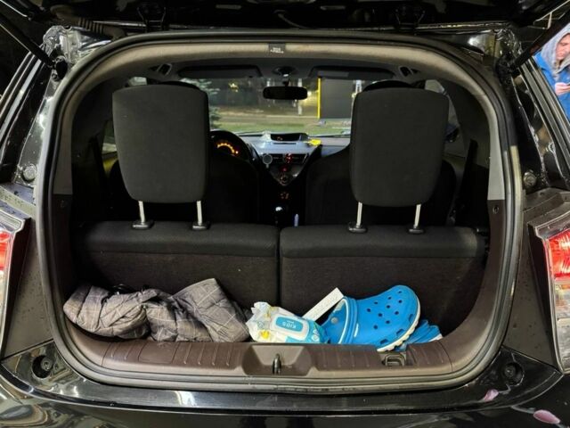 Черный Тойота АйКью, объемом двигателя 1 л и пробегом 34 тыс. км за 6036 $, фото 21 на Automoto.ua