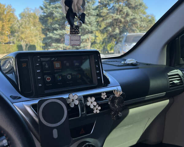 Черный Тойота АйКью, объемом двигателя 1.33 л и пробегом 167 тыс. км за 7500 $, фото 7 на Automoto.ua