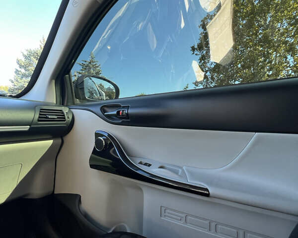 Черный Тойота АйКью, объемом двигателя 1.33 л и пробегом 167 тыс. км за 7500 $, фото 9 на Automoto.ua