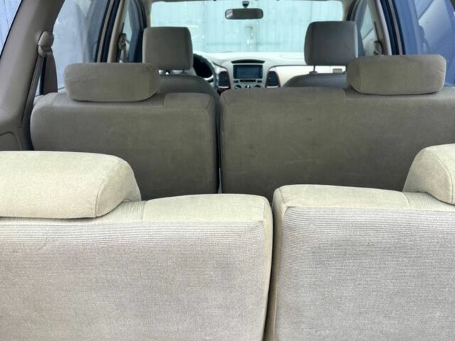 Бежевый Тойота Инова, объемом двигателя 2.7 л и пробегом 300 тыс. км за 6200 $, фото 8 на Automoto.ua