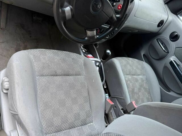 Тойота Інова, об'ємом двигуна 5 л та пробігом 2 тис. км за 2500 $, фото 3 на Automoto.ua