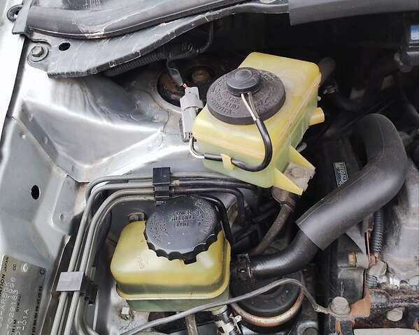 Серый Тойота Ипсум, объемом двигателя 2 л и пробегом 322 тыс. км за 4199 $, фото 28 на Automoto.ua