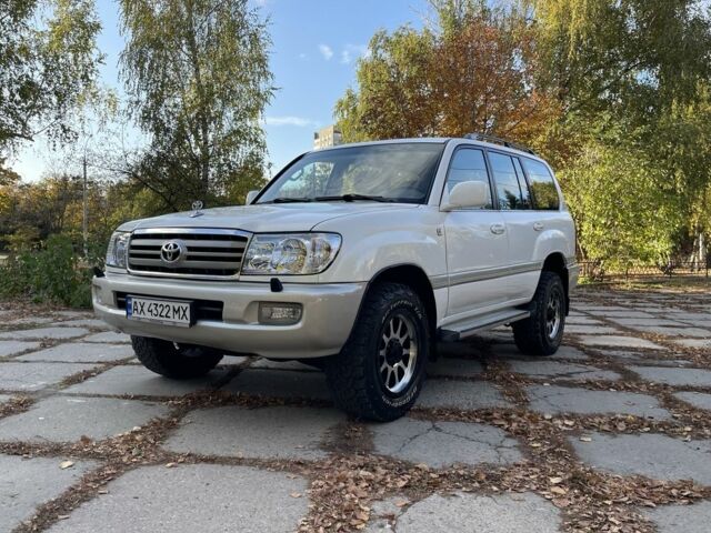 Білий Тойота Ленд Крузер 100, об'ємом двигуна 4.5 л та пробігом 330 тис. км за 15000 $, фото 3 на Automoto.ua
