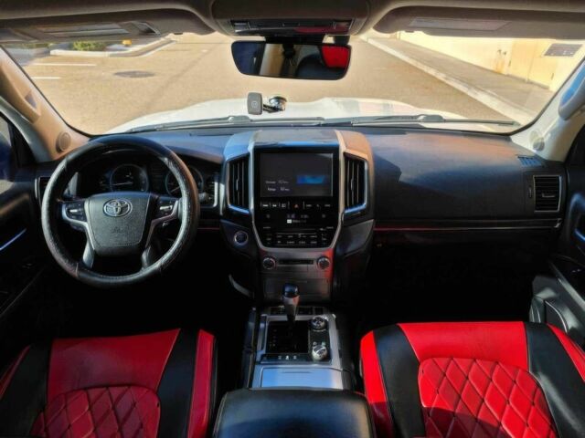 Белый Тойота Ленд Крузер 100, объемом двигателя 5.7 л и пробегом 80 тыс. км за 32000 $, фото 9 на Automoto.ua