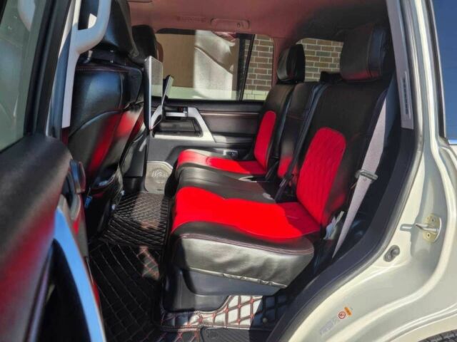 Белый Тойота Ленд Крузер 100, объемом двигателя 5.7 л и пробегом 80 тыс. км за 32000 $, фото 10 на Automoto.ua