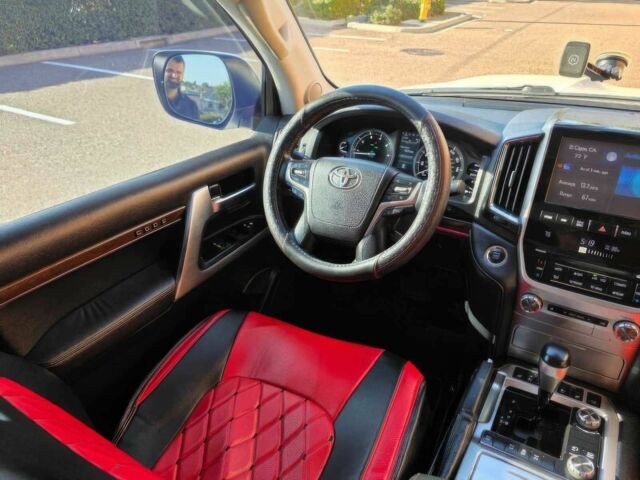 Белый Тойота Ленд Крузер 100, объемом двигателя 5.7 л и пробегом 80 тыс. км за 32000 $, фото 8 на Automoto.ua