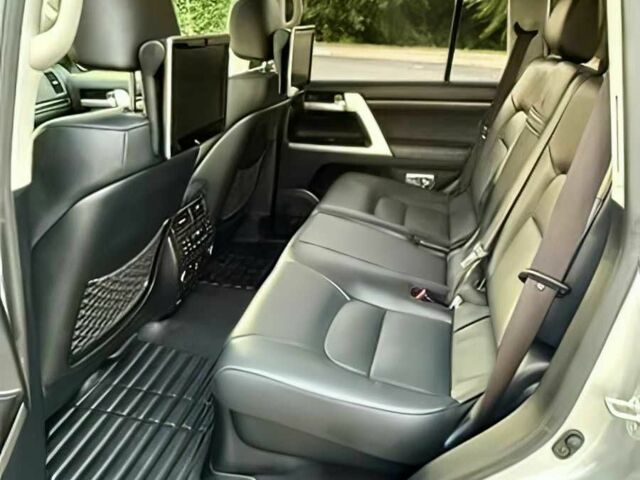 Белый Тойота Ленд Крузер 100, объемом двигателя 5.7 л и пробегом 59 тыс. км за 22000 $, фото 12 на Automoto.ua