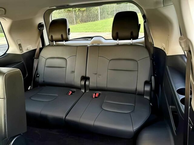 Белый Тойота Ленд Крузер 100, объемом двигателя 5.7 л и пробегом 59 тыс. км за 22000 $, фото 14 на Automoto.ua