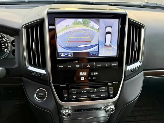 Белый Тойота Ленд Крузер 100, объемом двигателя 5.7 л и пробегом 59 тыс. км за 22000 $, фото 9 на Automoto.ua